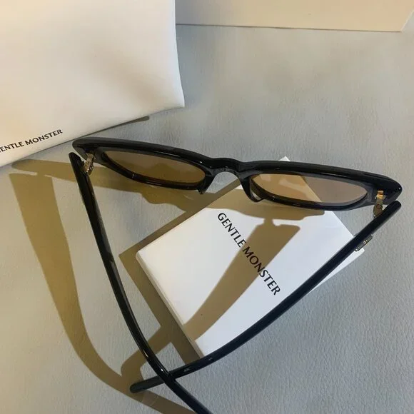 Gentle Monster NABI Black Sunglasses - Picture 5 of 9